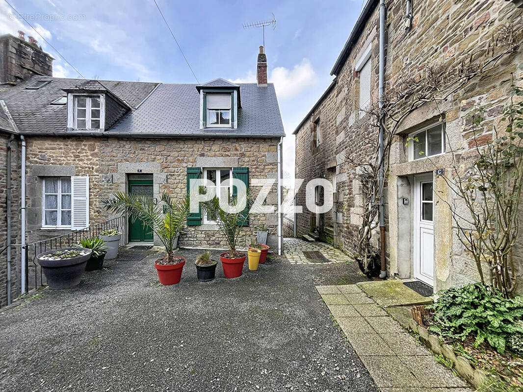 Maison à VILLEDIEU-LES-POELES