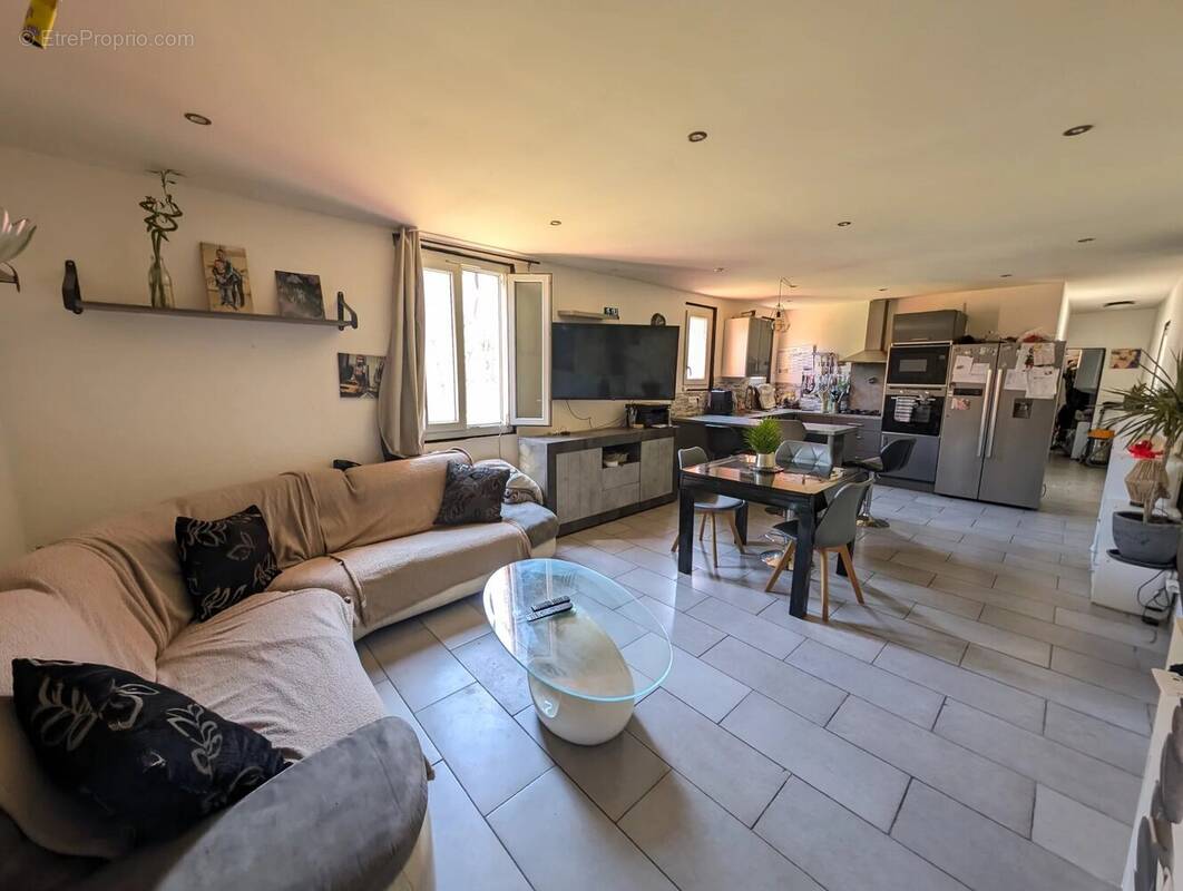 Appartement à PEILLON