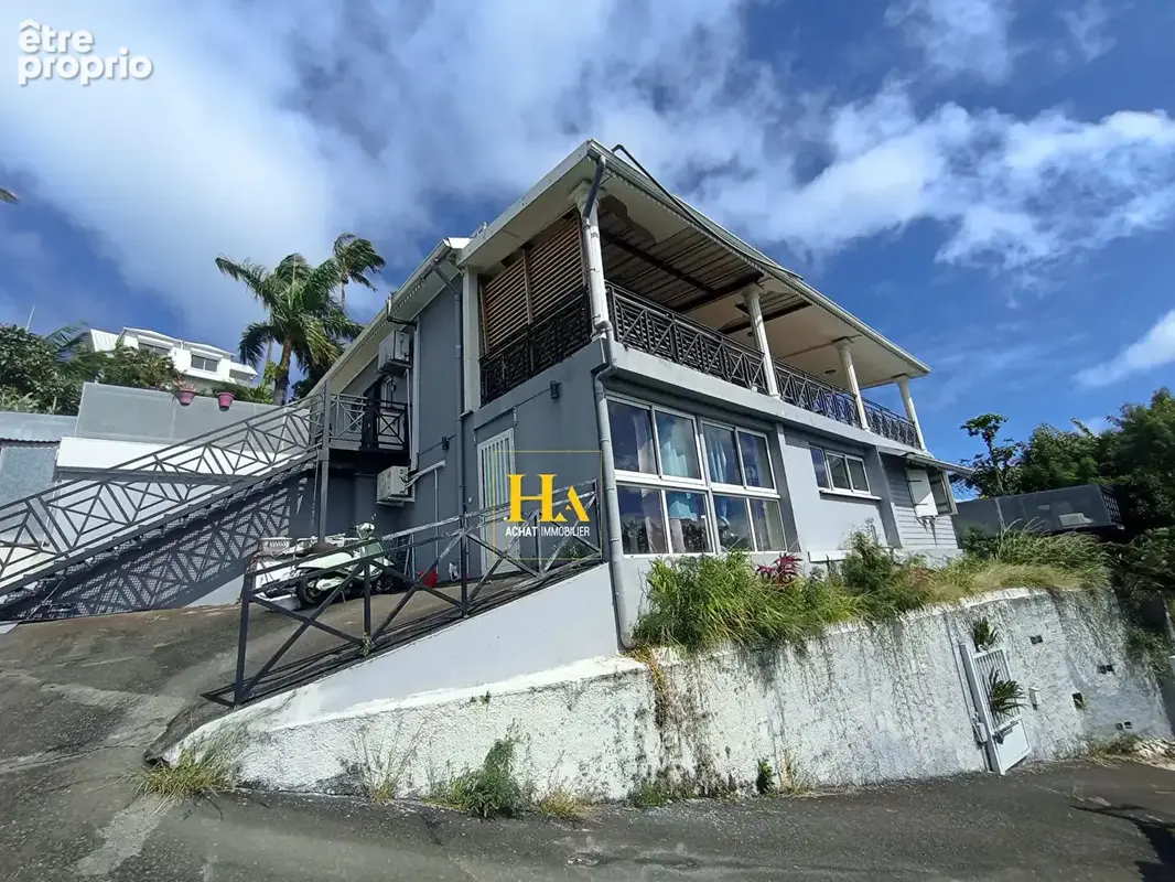 Grande maison familiale avec vue mer + logement indépendant . Fort potentiel locatif - photo 3