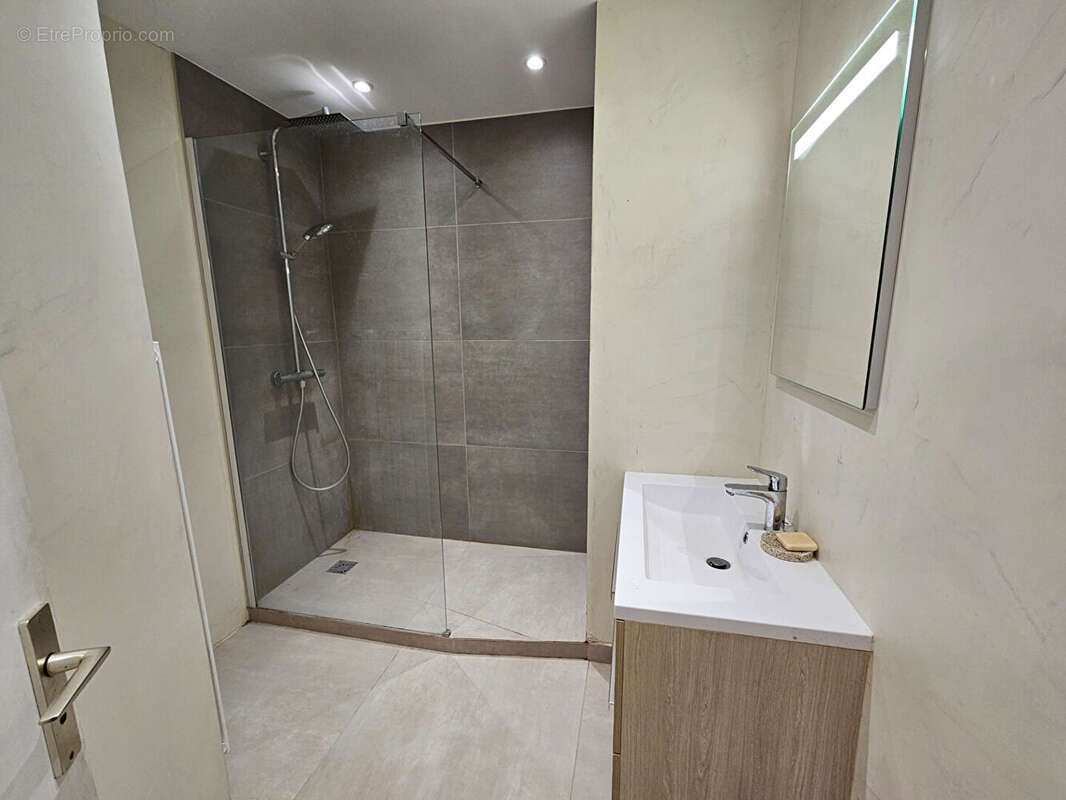 Appartement à MANDELIEU-LA-NAPOULE