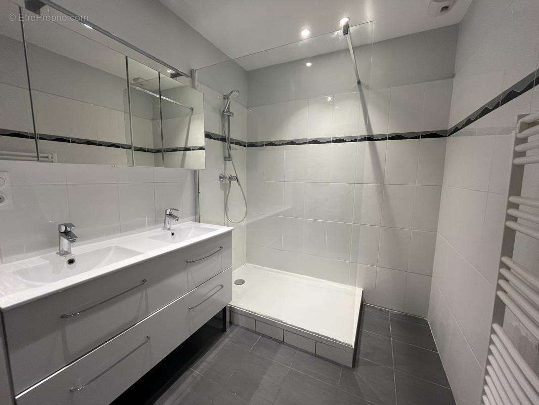 Appartement à LYON-1E