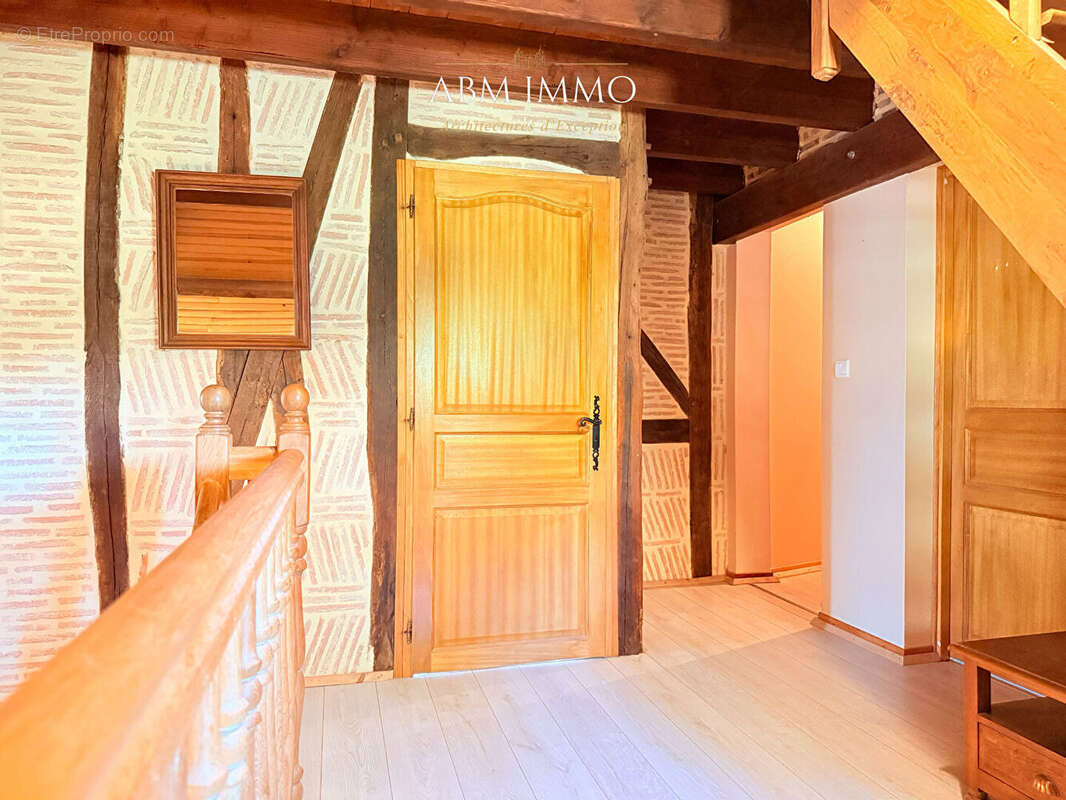 Demeure de caractère avec atelier, double garage et potentiel d'agrandissement - photo 13