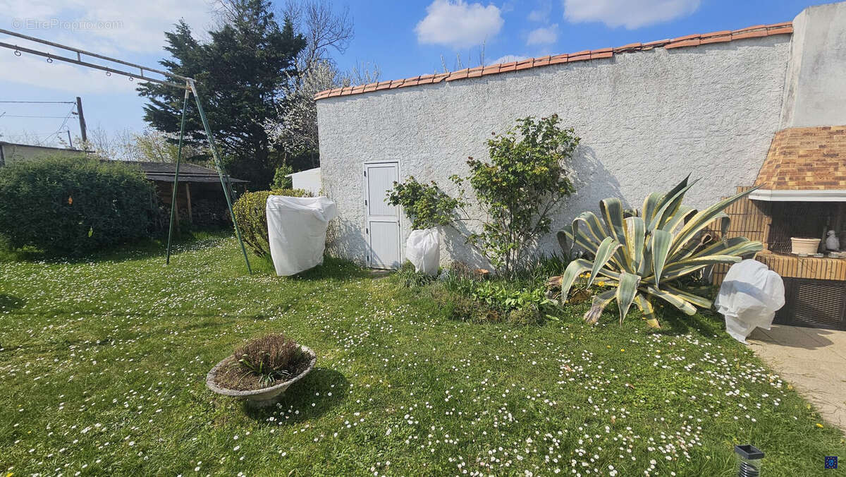 Maison à VAUX-SUR-MER