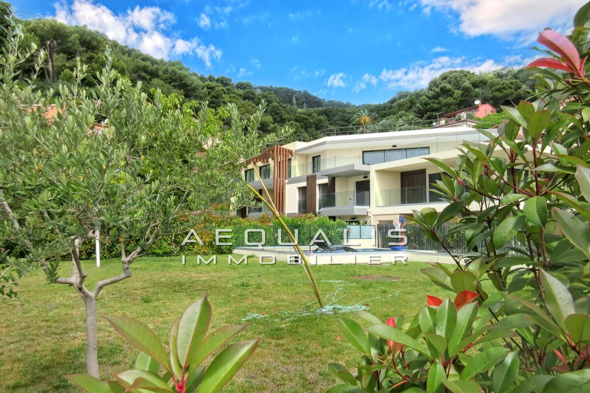 Appartement à EZE