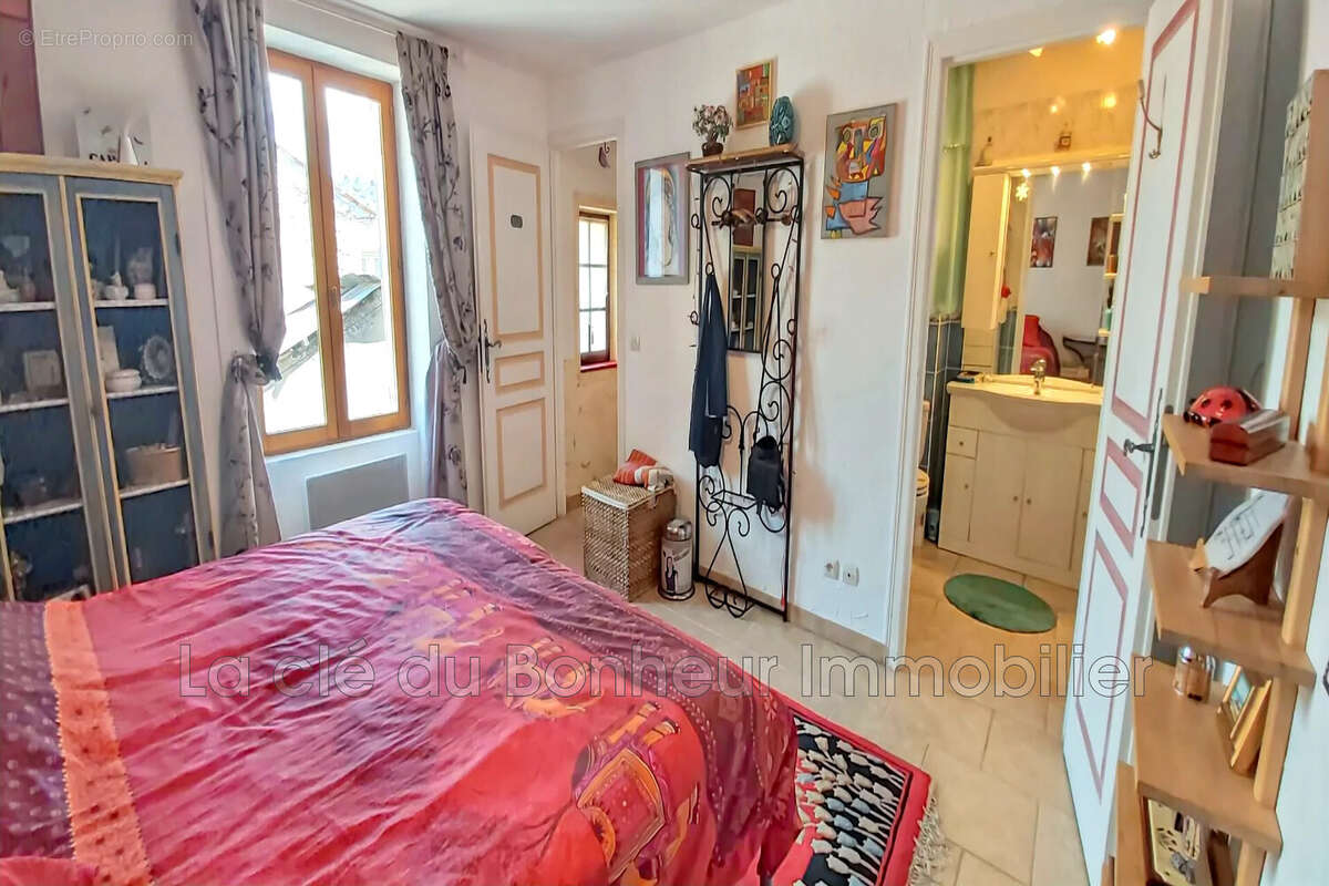 Maison 74 m² à Riez  - photo 8