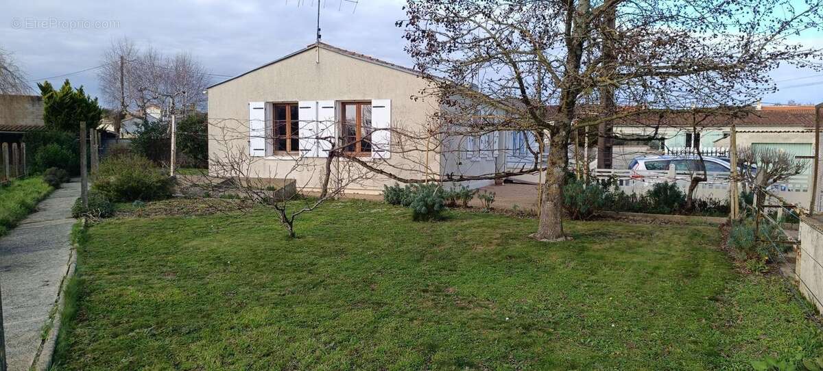 Maison à SURGERES