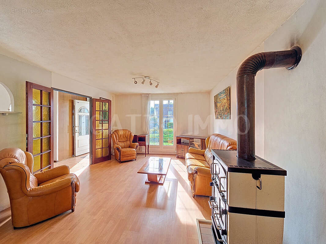 Maison à HAN-SUR-NIED