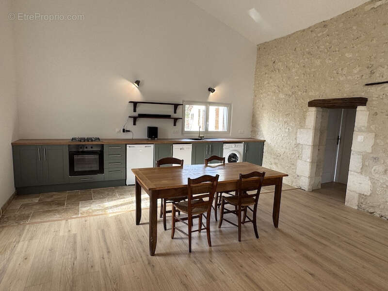 Maison à BRIE-SOUS-CHALAIS