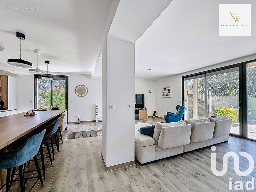 Photo 1 - Maison à SAINT-CLEMENT-DE-RIVIERE