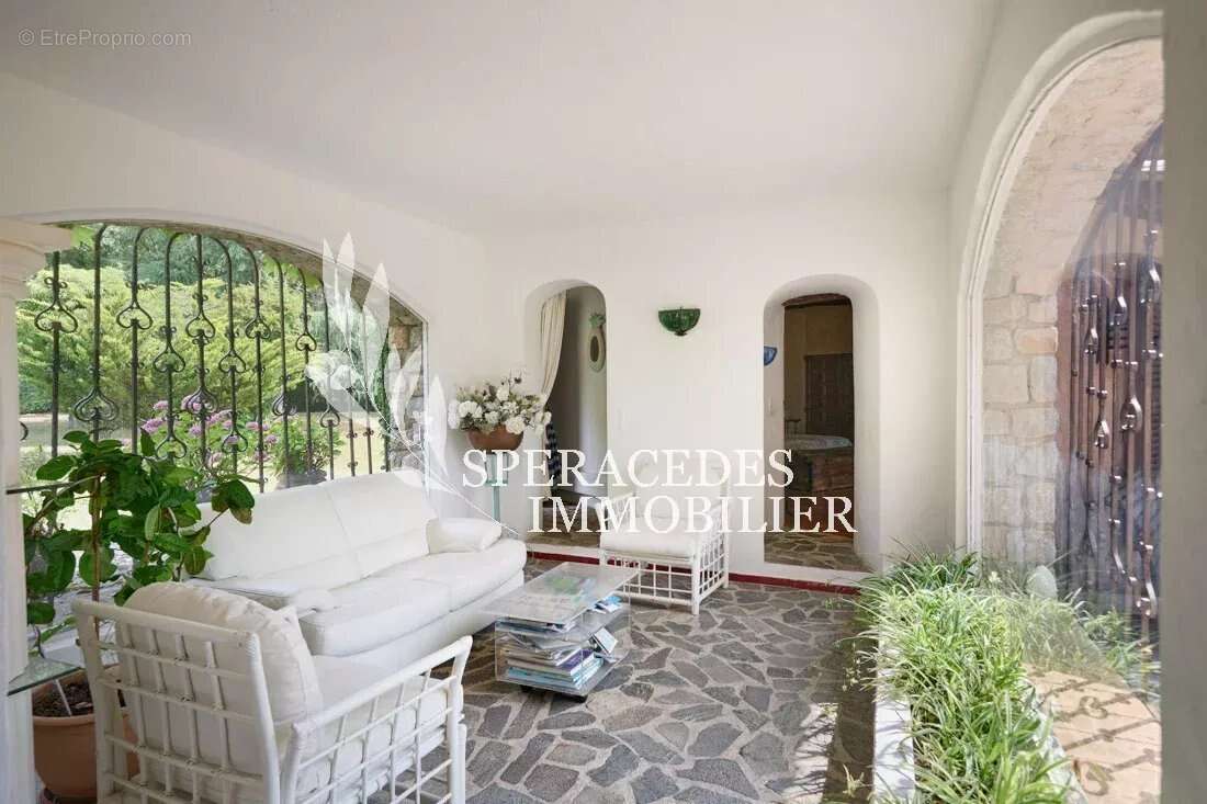 Maison à SAINT-VALLIER-DE-THIEY