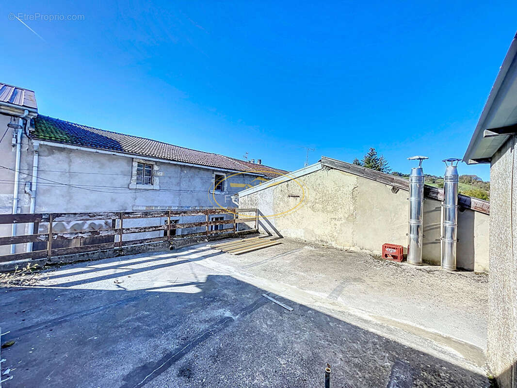 Maison familliale a renover - photo 10