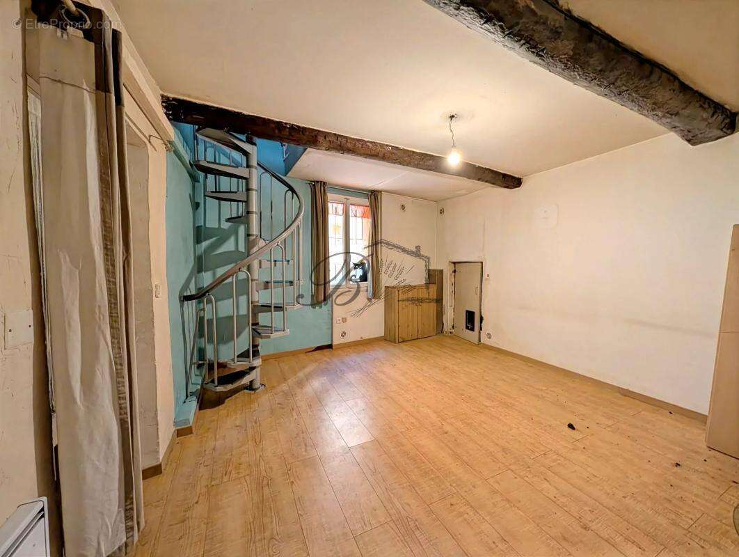 Maison à LA TOUR-D'AIGUES