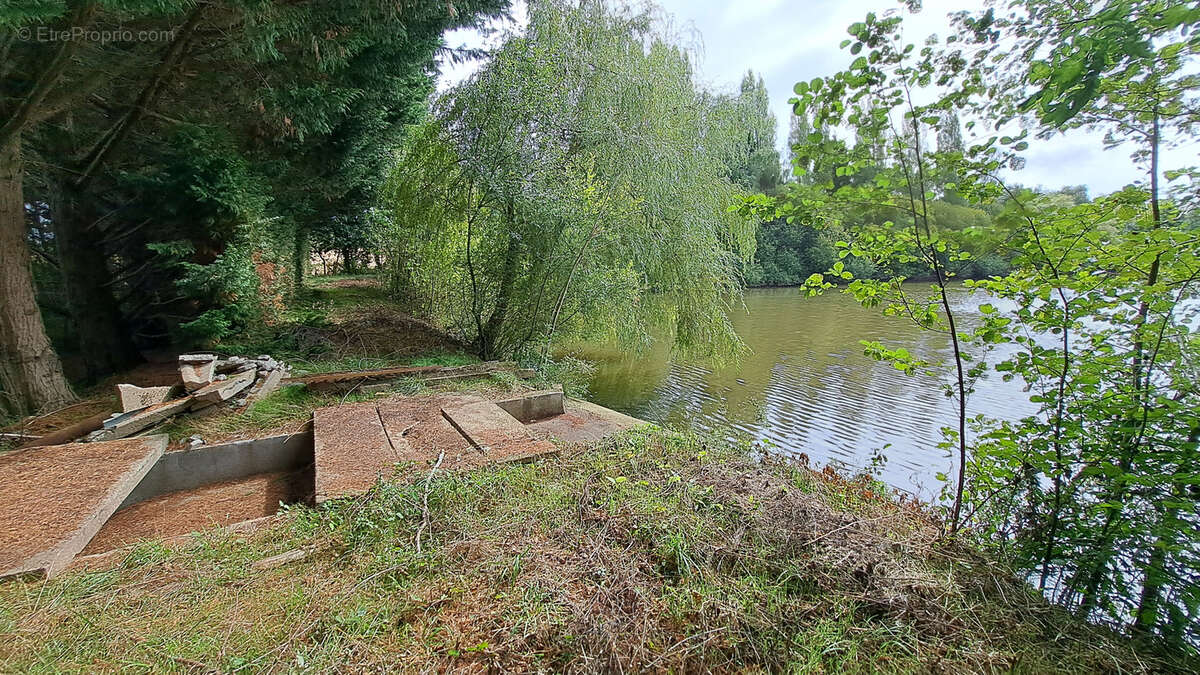 Terrain à AMAILLOUX