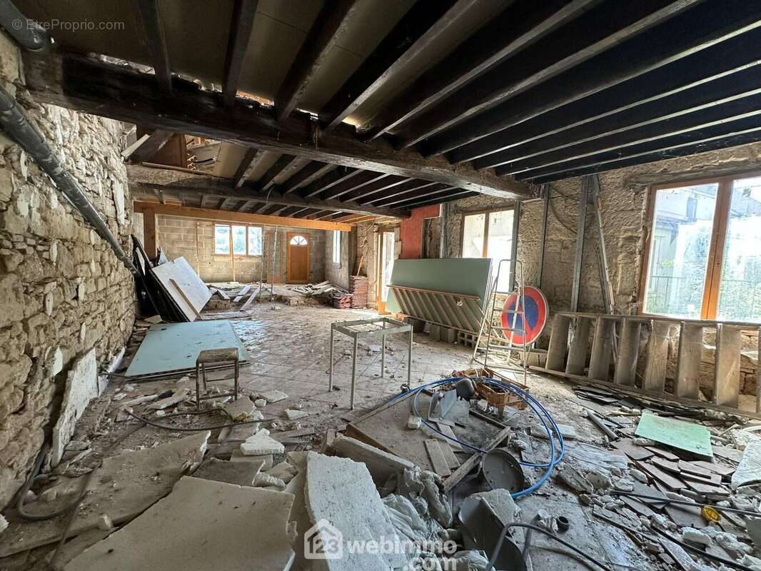 Avec beaucoup de potentiel - Maison à CHERET