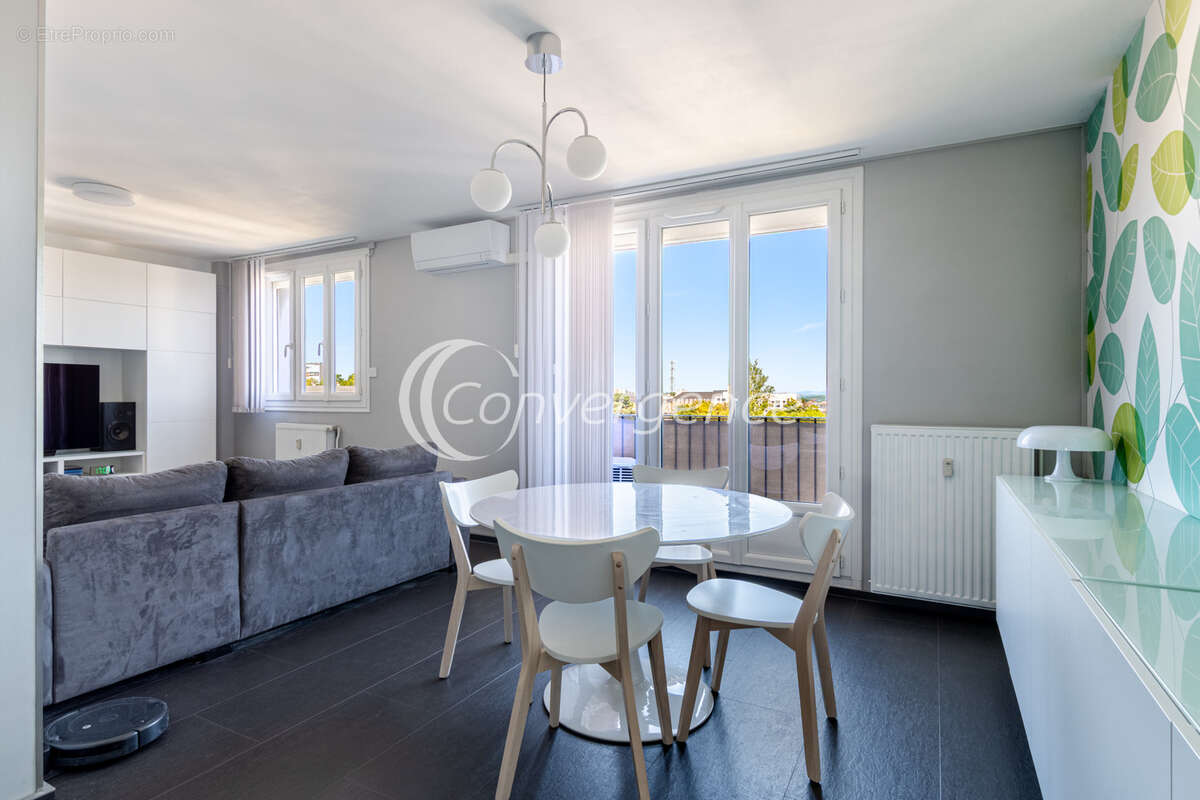 Appartement T3 - Dernier étage avec ascenseur - Garage - photo 2