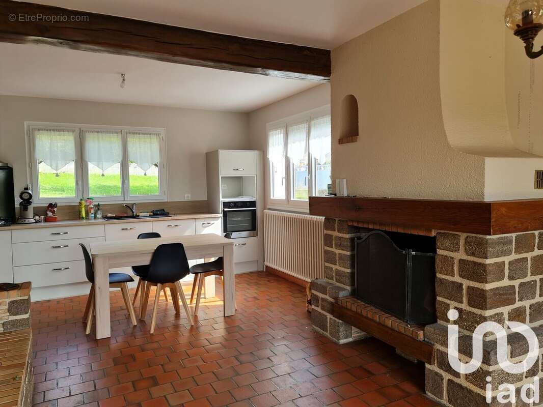 Maison 88 m² à Saint-Saturnin  - photo 3