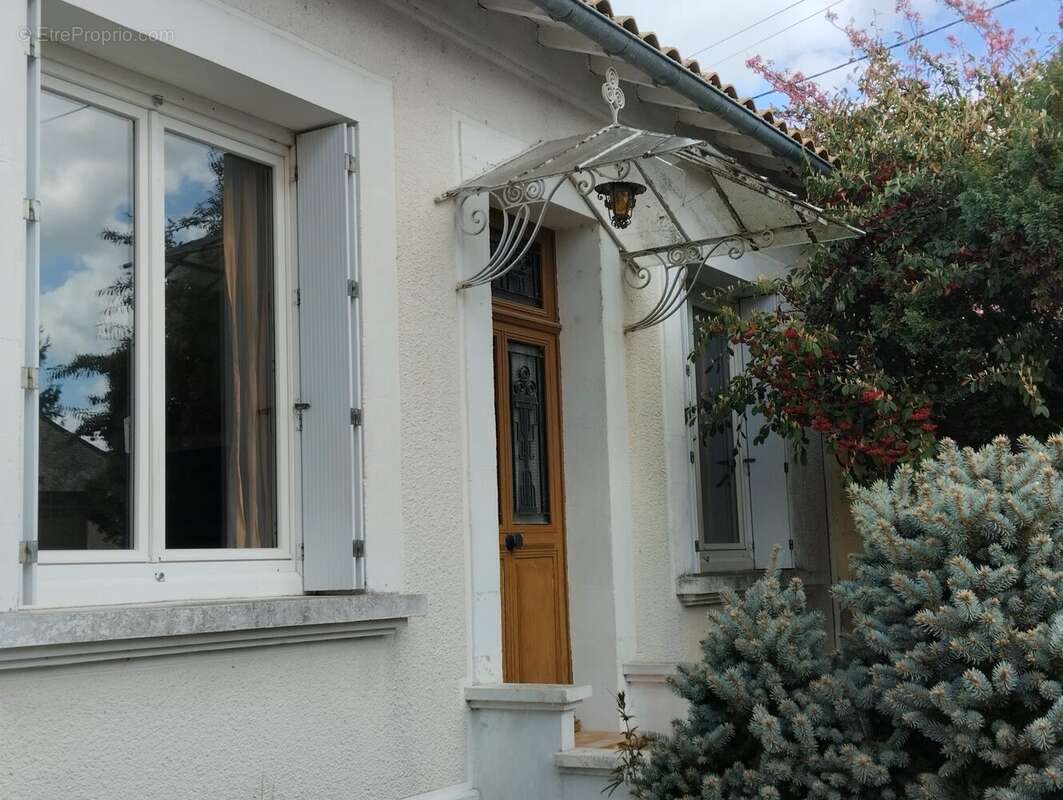 Maison à CHEF-BOUTONNE