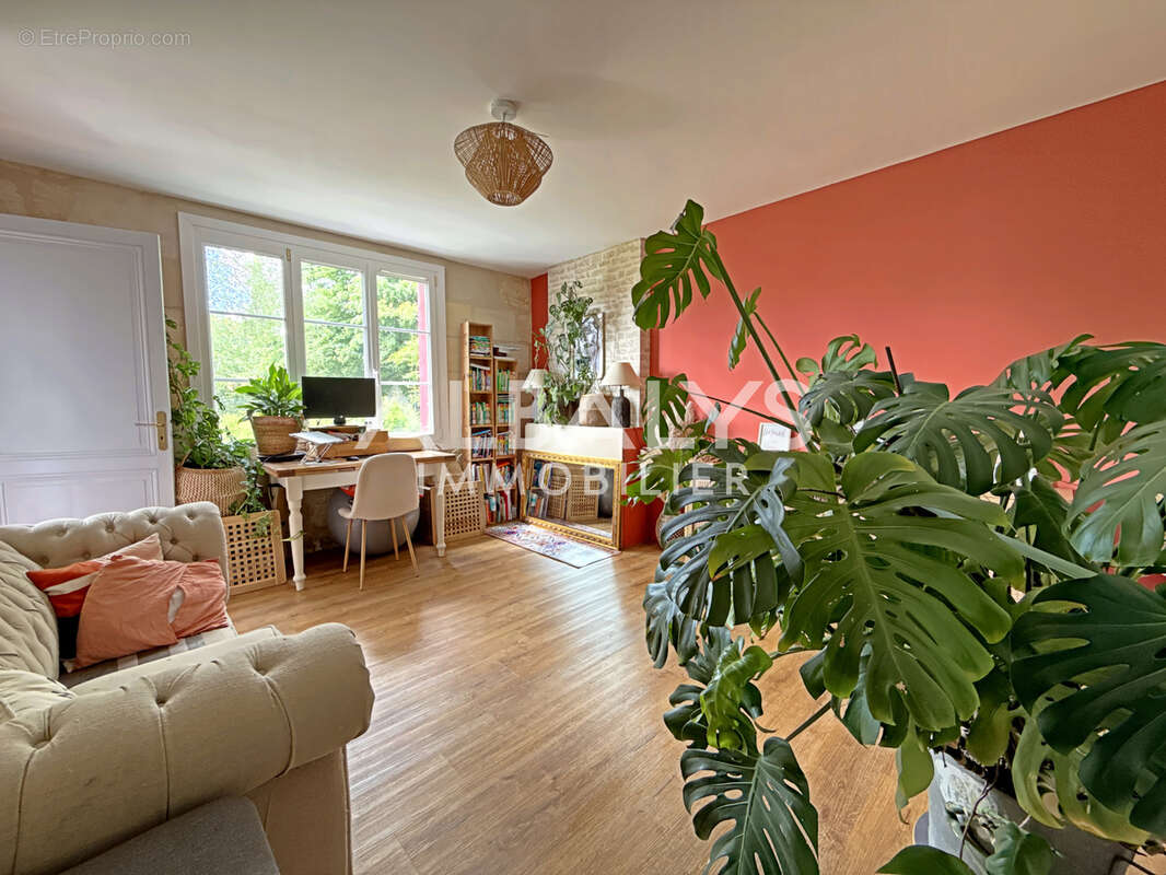 Maison à TIZAC-DE-LAPOUYADE