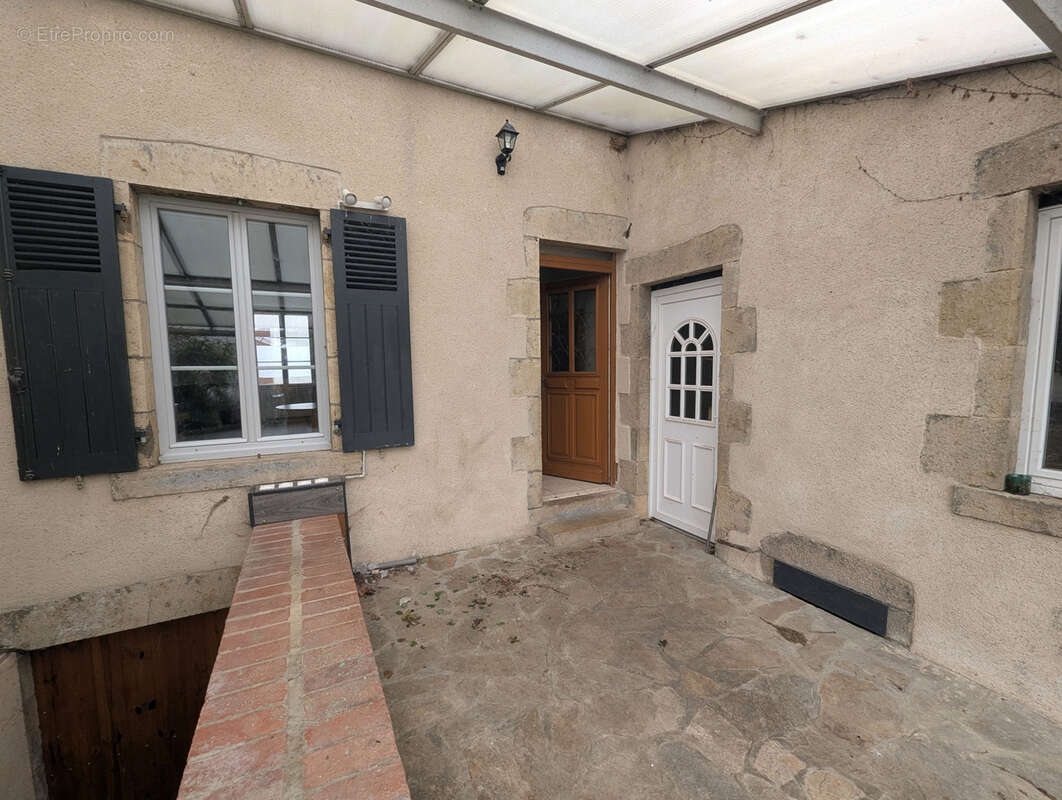 Maison à CHASSIGNOLLES