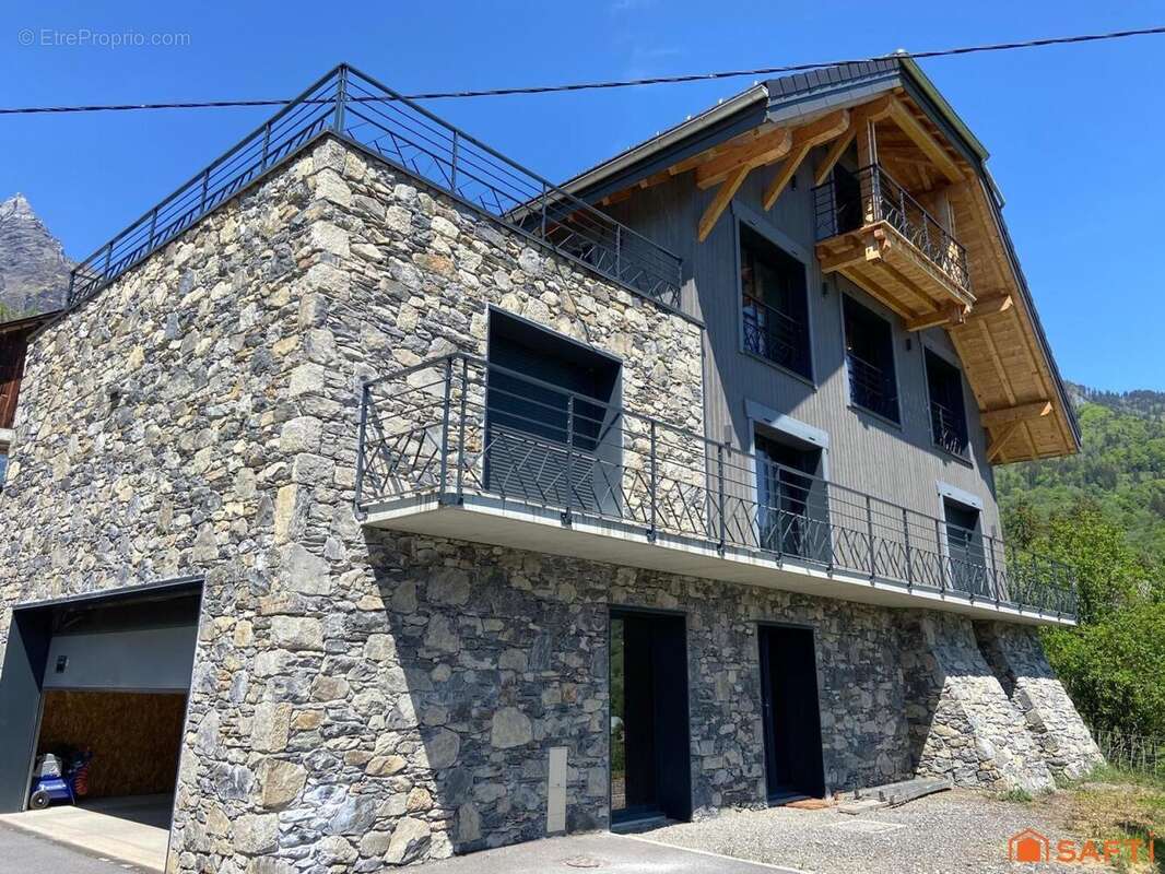 Photo 2 - Maison à UGINE