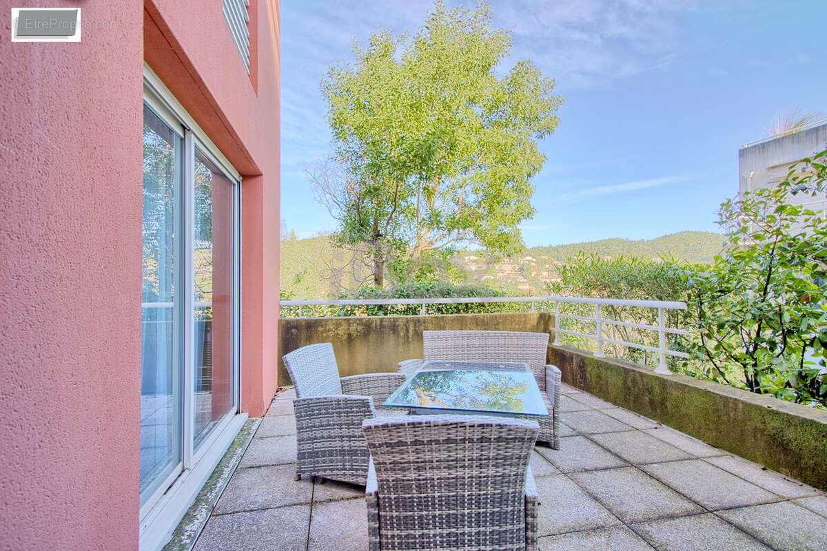 Appartement à HYERES