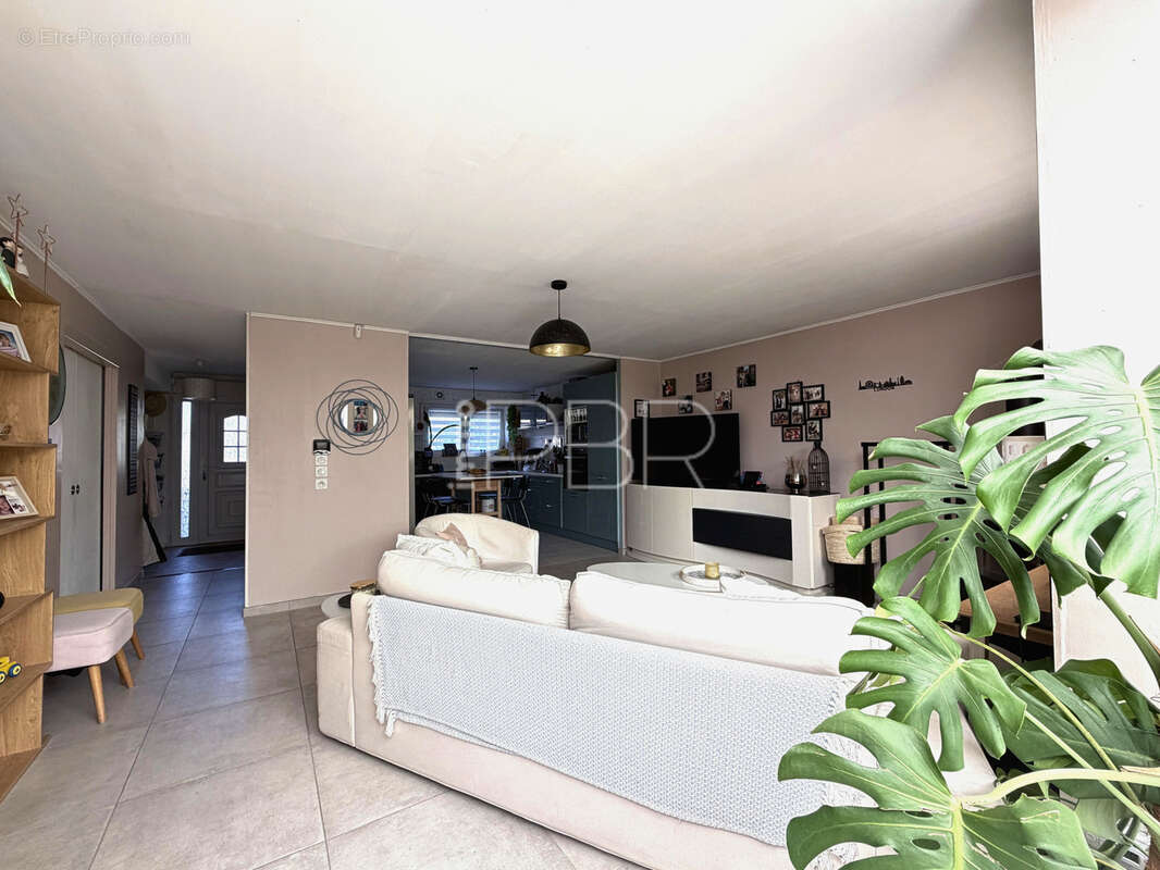 Maison T6 avec garage - photo 6