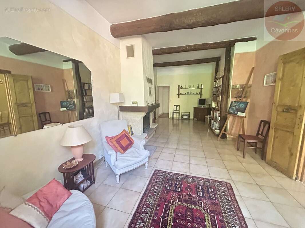 Ensemble immobilier - jardin privatif - double potentiel locatif - photo 2
