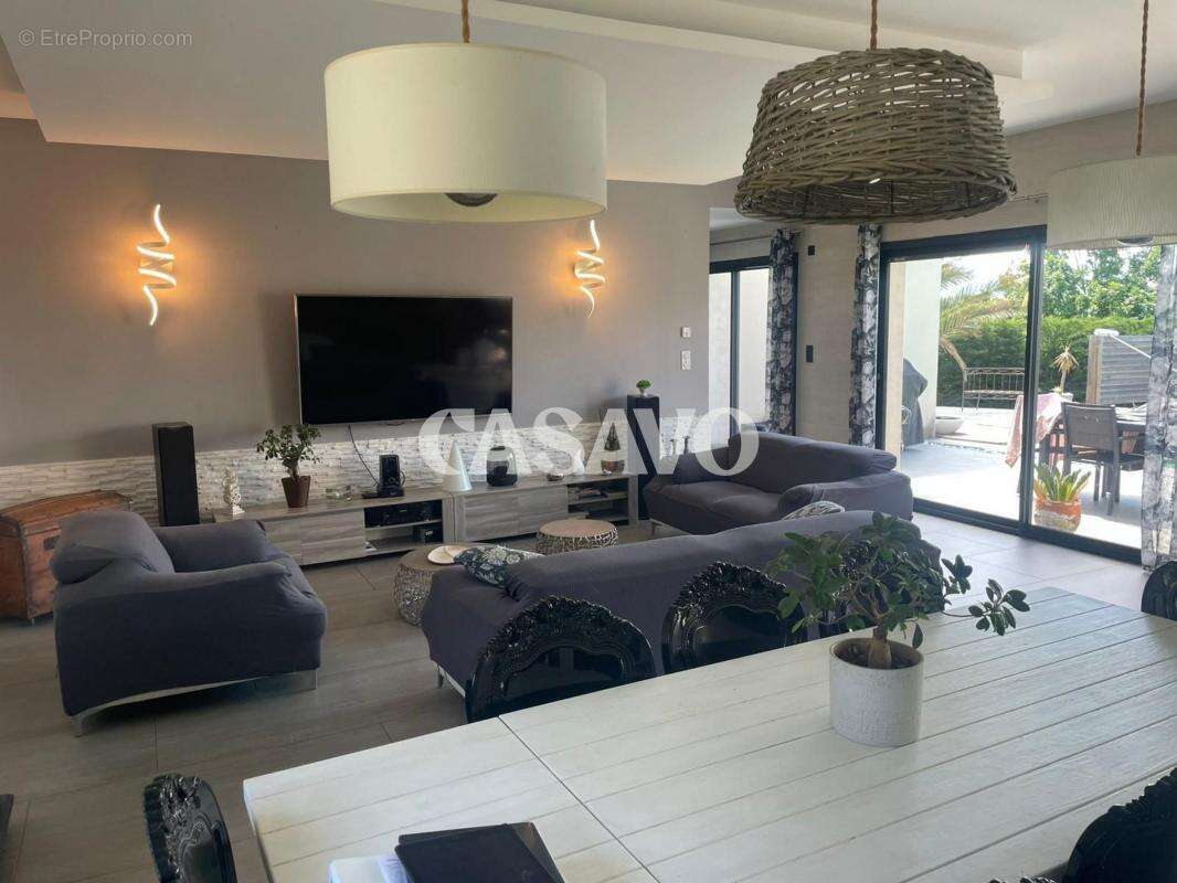 Maison à REVENTIN-VAUGRIS