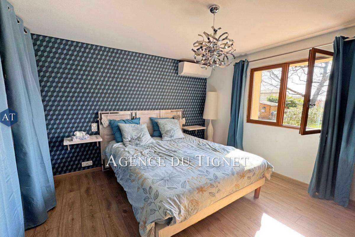 Maison à SAINT-CEZAIRE-SUR-SIAGNE