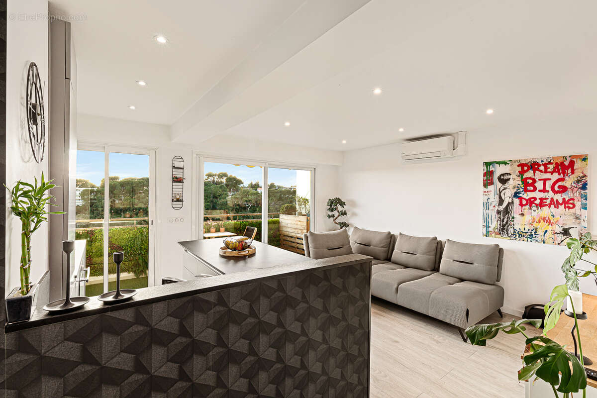 Appartement à LE CANNET