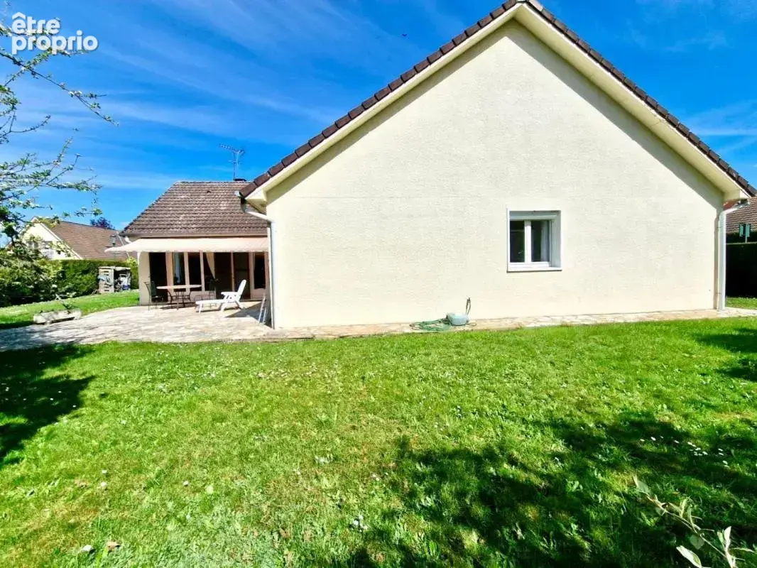 Maison 6 pièces 142 m² à vendre à Ozoir-La-Ferriere (77330) - photo 2