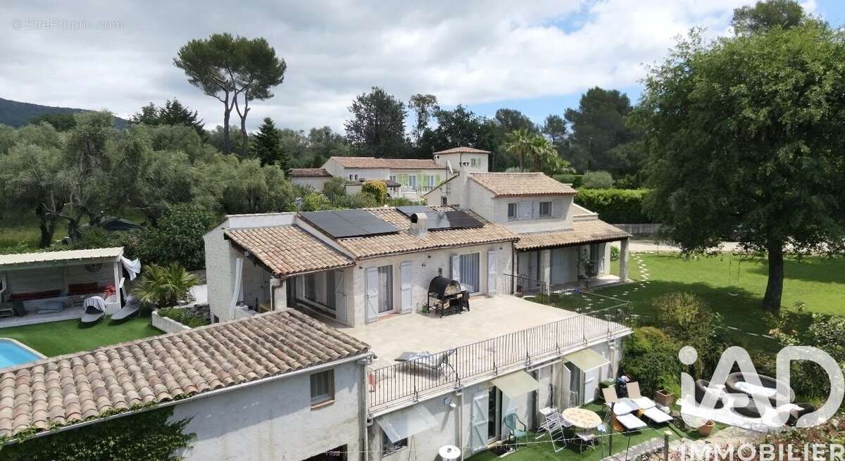 Photo 2 - Maison à TOURRETTES-SUR-LOUP