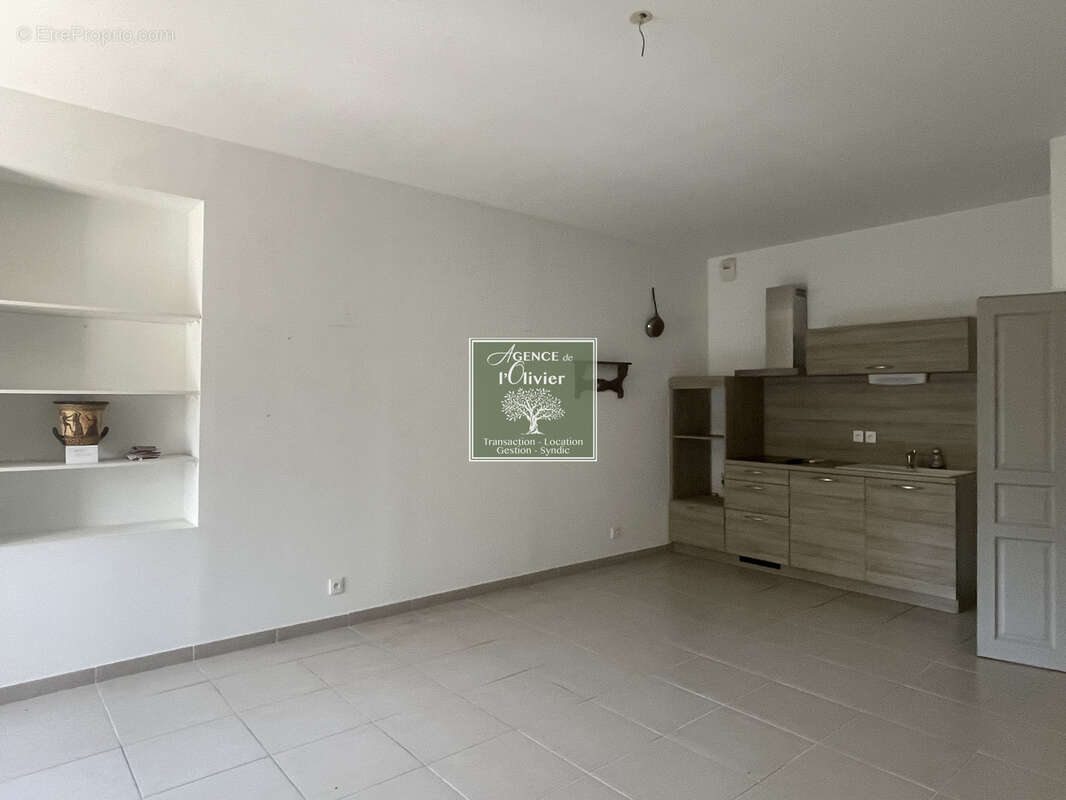 FONTVIEILLE - Appartement de 73 m2 au coeur du village - photo 7