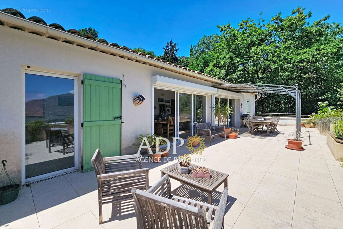 Maison 152 m² à Le Bar-Sur-Loup  - photo 4