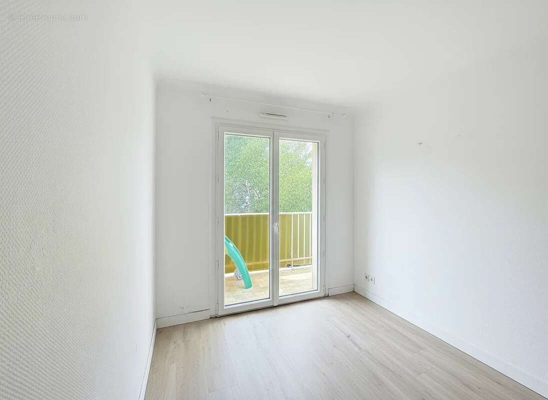 Appartement à VALLAURIS