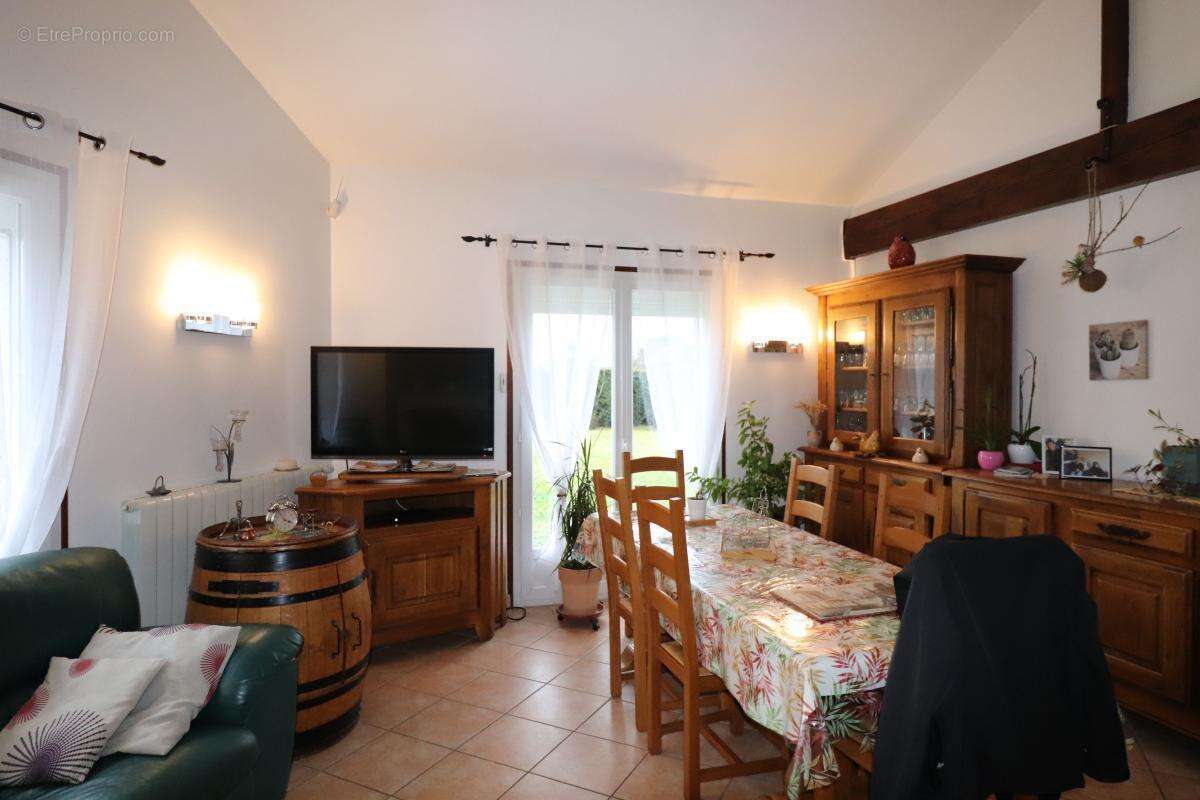 Maison à CREYS-MEPIEU