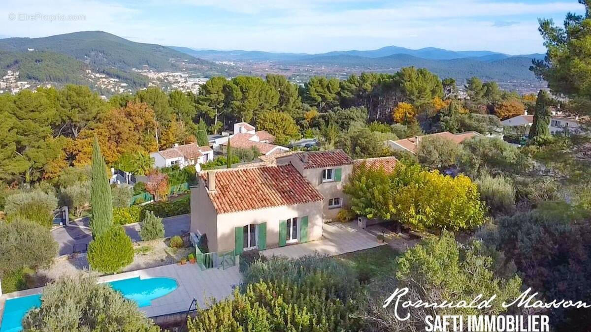 Photo 1 - Maison à SOLLIES-VILLE