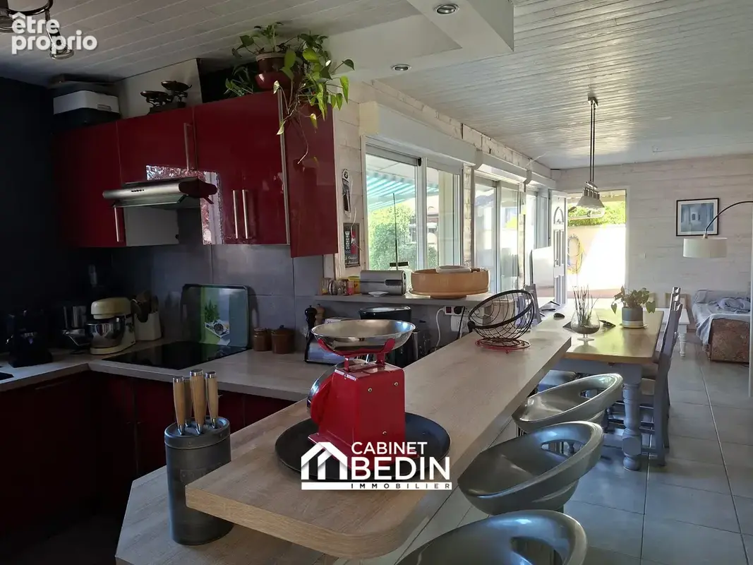 Maison 6 pièces 146 m² à vendre à Le Taillan-Medoc (33320) - photo 2