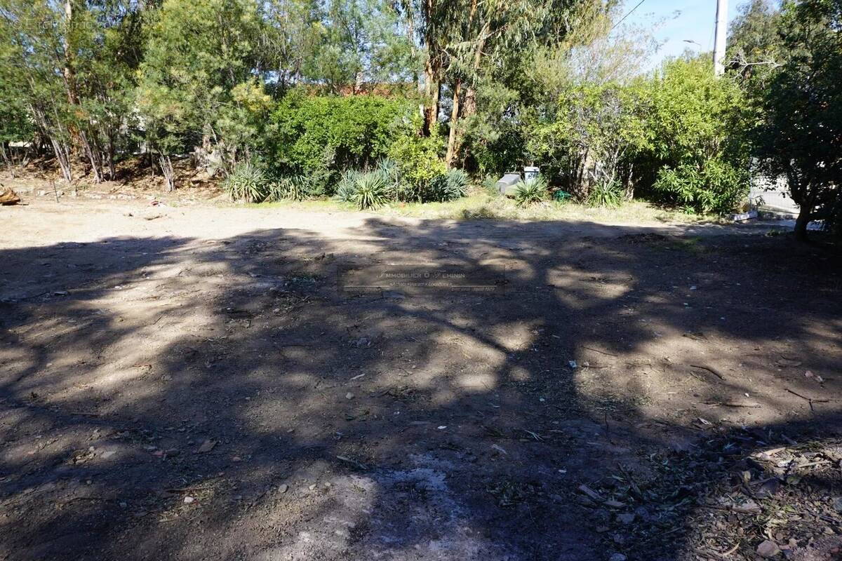 Terrain à FREJUS