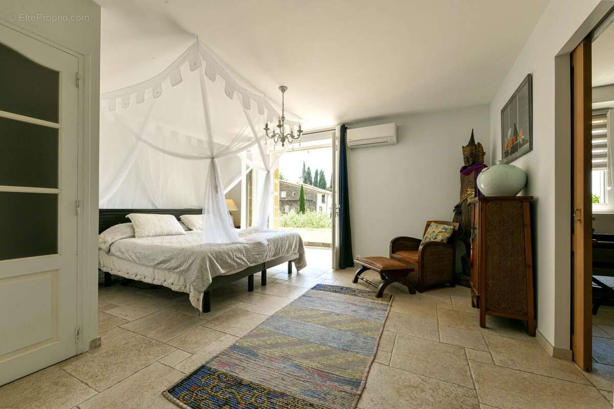Maison à UZES