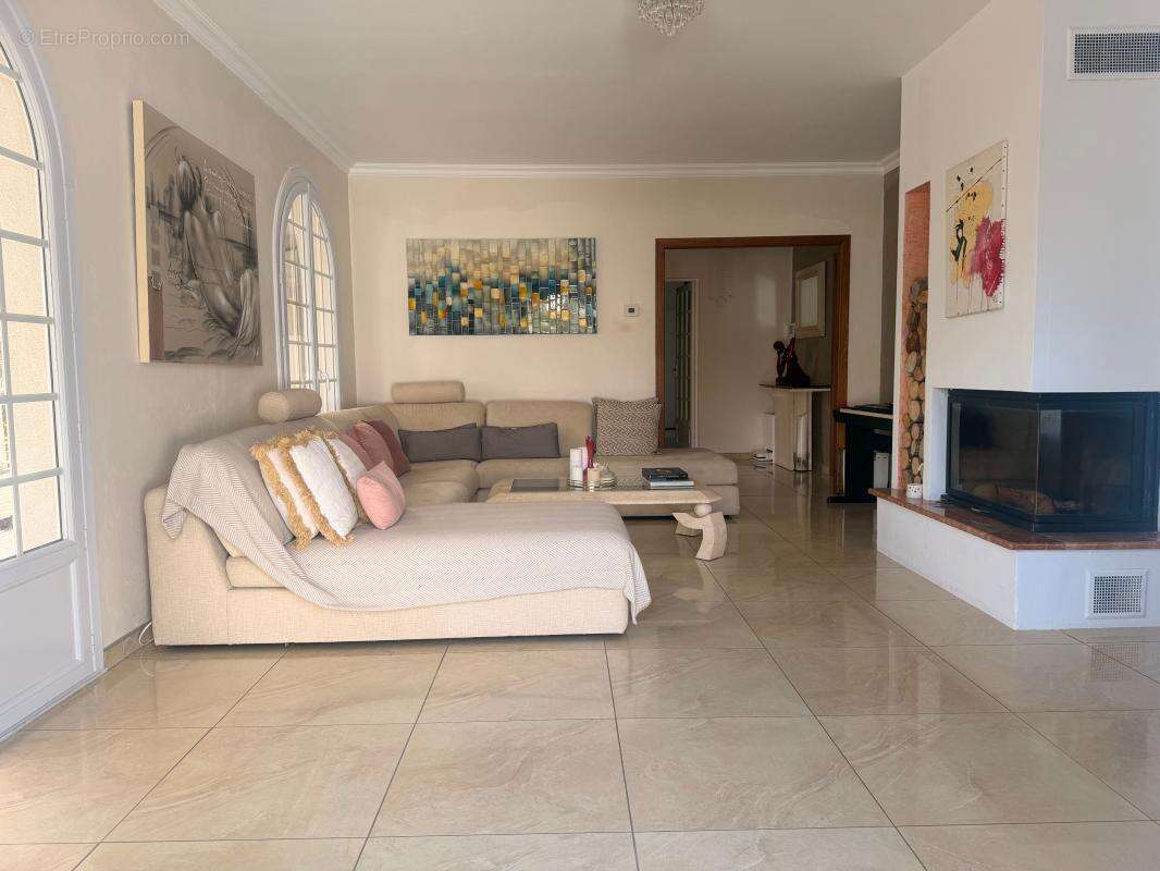 Maison à BRUGUIERES