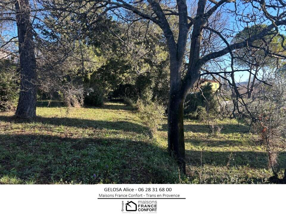 Terrain 550 m² à Draguignan  - photo 2