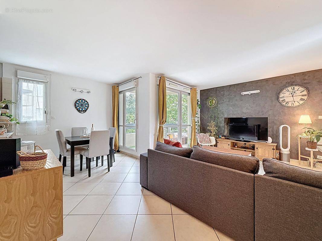 Appartement à MONTIGNY-LE-BRETONNEUX