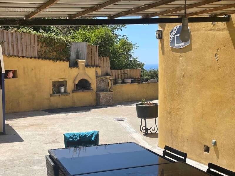 Propriano-Corse du Sud Maison 9 pièces de 170 m2 - photo 6