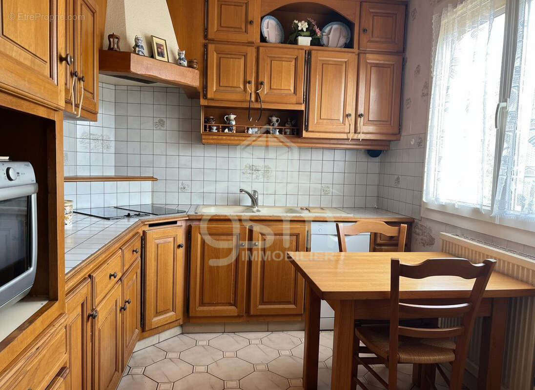 Maison 94 m² à Montbazon  - photo 2