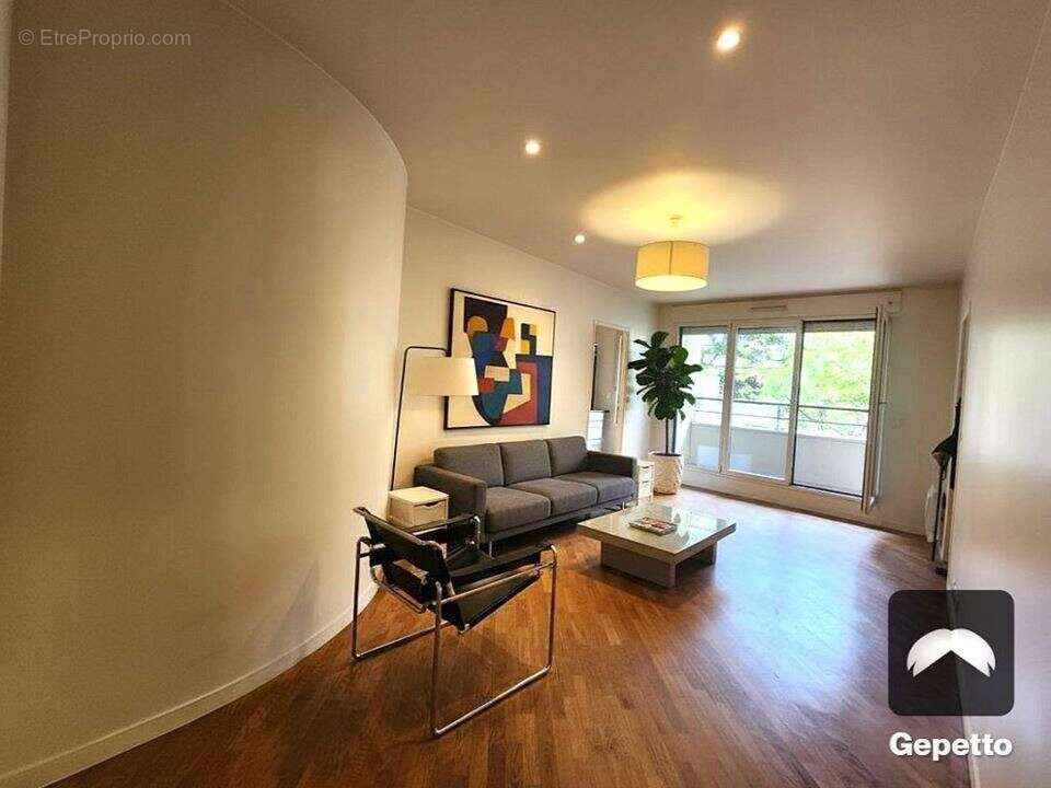 Appartement à PARIS-17E