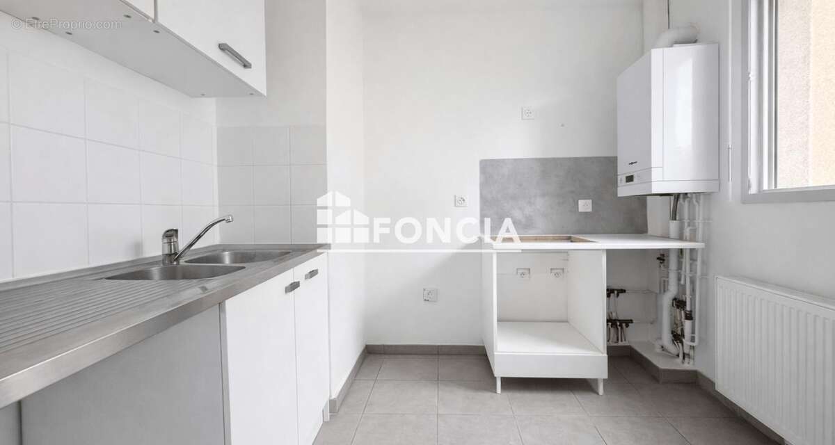 Maison à LA RIVIERE-SAINT-SAUVEUR