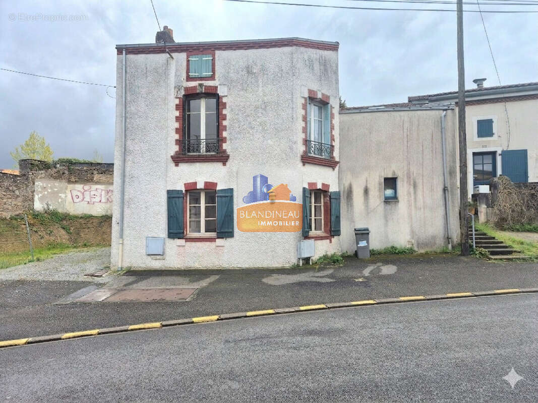Maison à BOUGUENAIS