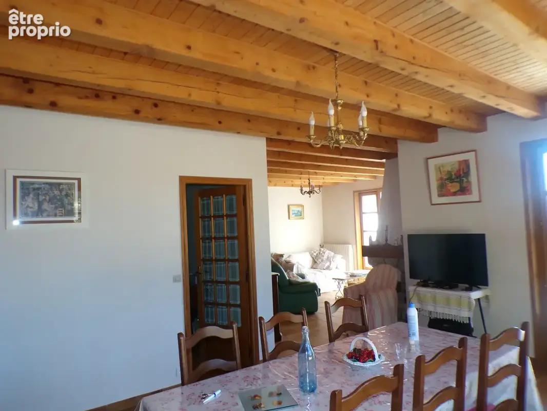 Maison avec grand terrain et vue dominante - photo 9