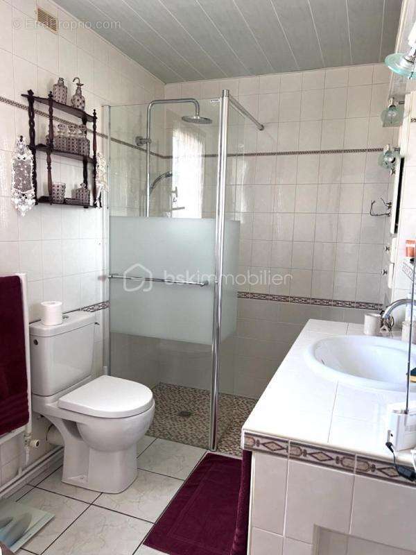 Au calme sans vis à vis, villa F5 4 chambres de 127m2 sur 440 m2 de terrain Piscine Garage - photo 15